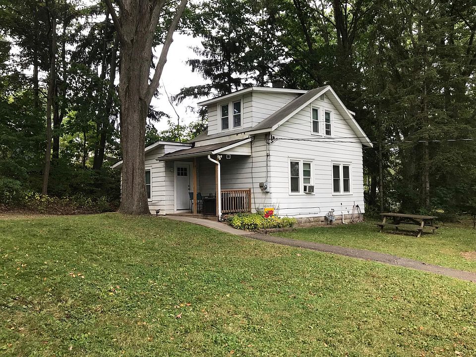 1st image of 3105 Robins St