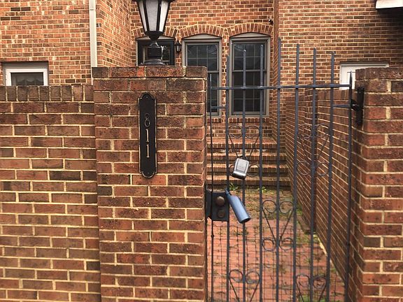 2nd image of 811 Colonial Ave