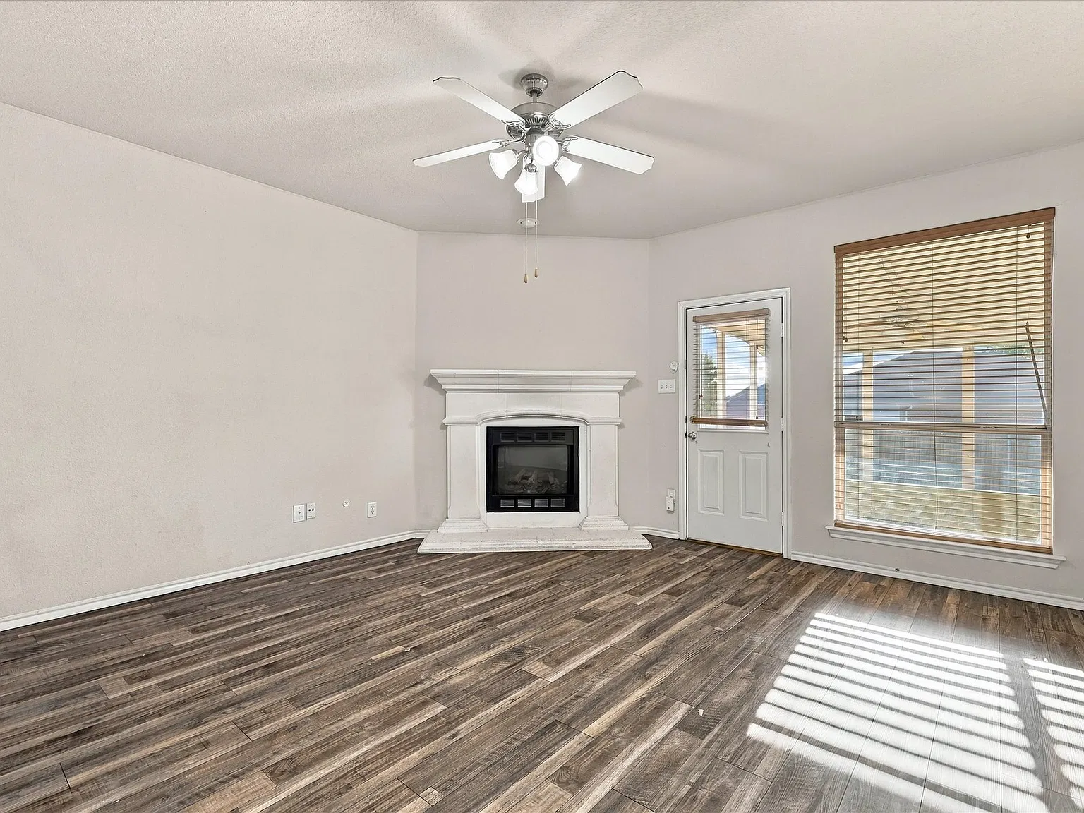 3 bed, 1474 sqft, $1,950 — Photo 4