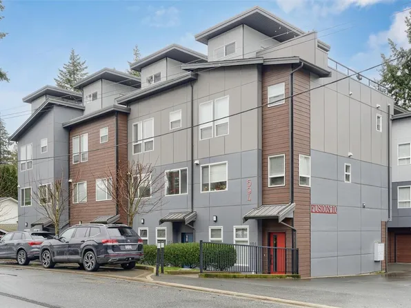694 Hoylake Ave #103, Langford, BC V9B 3P7