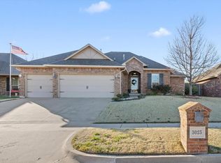 3025 Canton Trl, Yukon, OK 73099