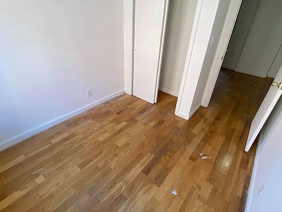 4th image of 124 E 107th St #10A