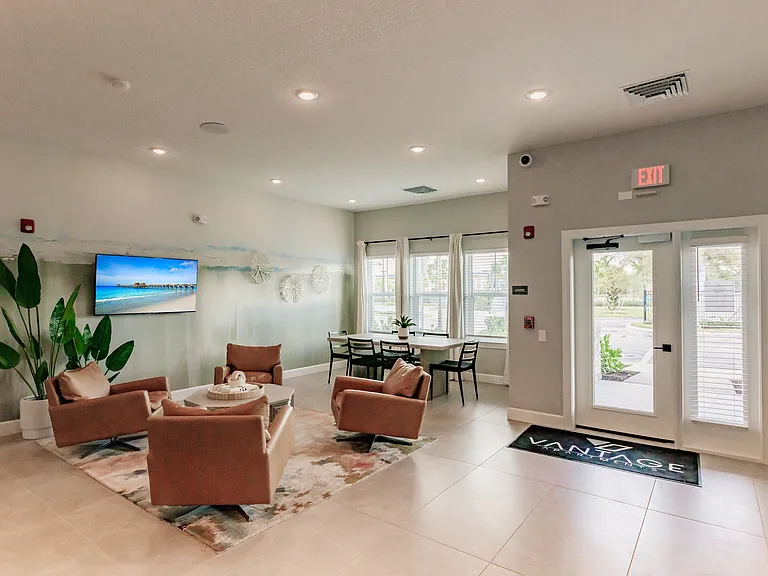 Vantage Apartments — Photo 24