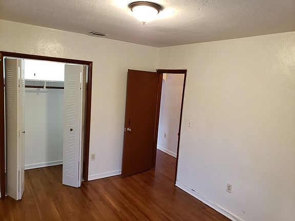 4th image of 825 NW 134th St