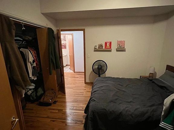 2nd image of 868 W Buckingham Pl #101