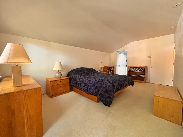 8 Bond St — Photo 8