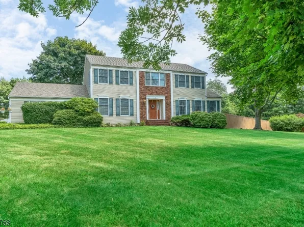 2 Elm Ct, Washington Twp., NJ 07853