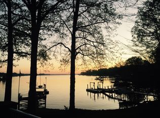 8017 Shore Dr, Denver, NC 28037