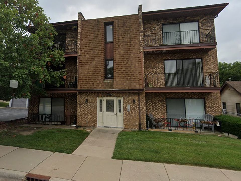 1st image of 11215 W 195th St APT 3E