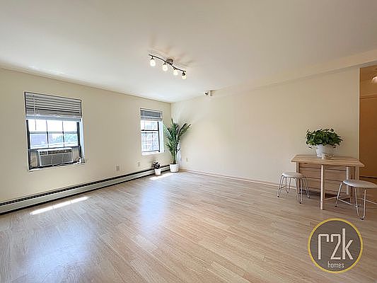 1st image of 4603 Broadway APT 2