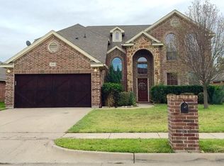 8449 Arroyo Ln, Benbrook, TX 76126