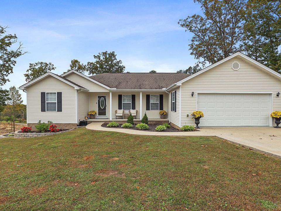 1st image of 447 Aspen Dr