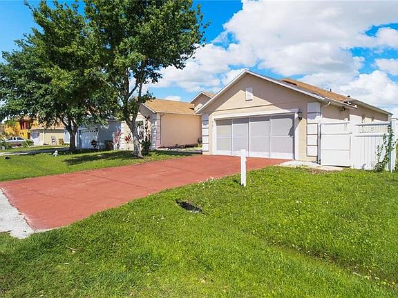 3rd image of 215 Beckenham Dr