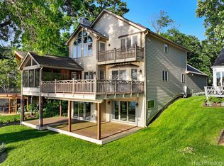 507 Mineral Springs Dr, McHenry, IL 60051