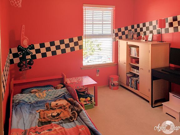 3rd image of 2760 SE Danna Ct