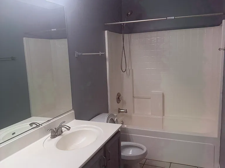 1605 Fieldstone Dr N — Photo 21
