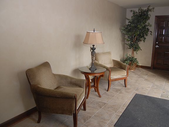 3rd image of 5920 W 55th St APT 210