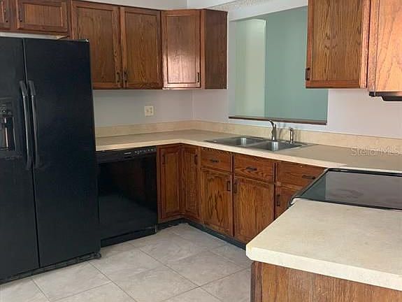 3rd image of 16209 Villa Dr