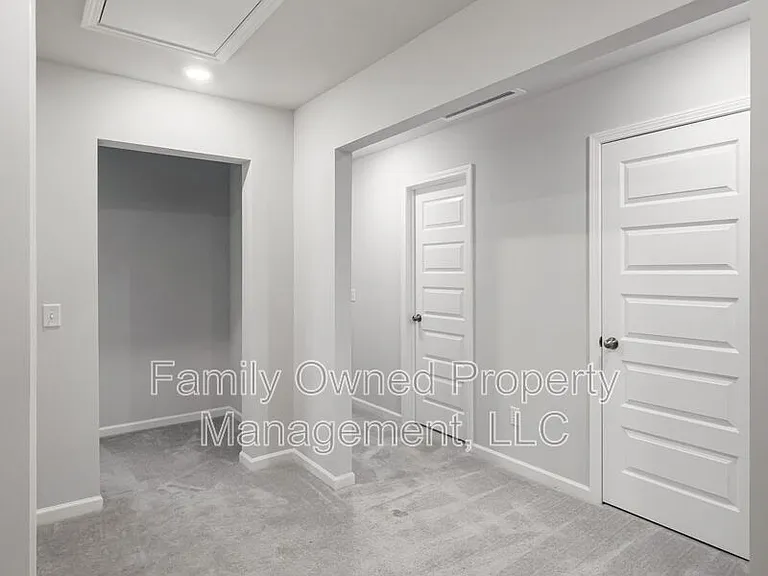 2048 Longhorn Ln — Photo 33