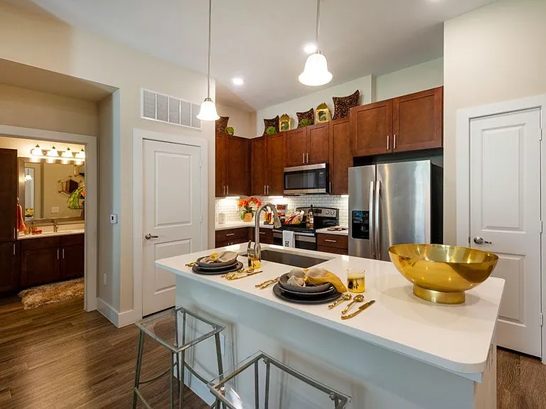 Hardy Yards Apartment Homes — Photo 5