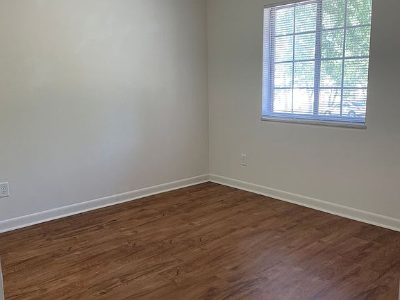 5th image of 251 Jamestown Cir APT F