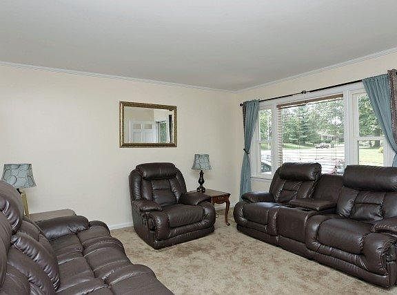 3rd image of 3842 Habersham Dr