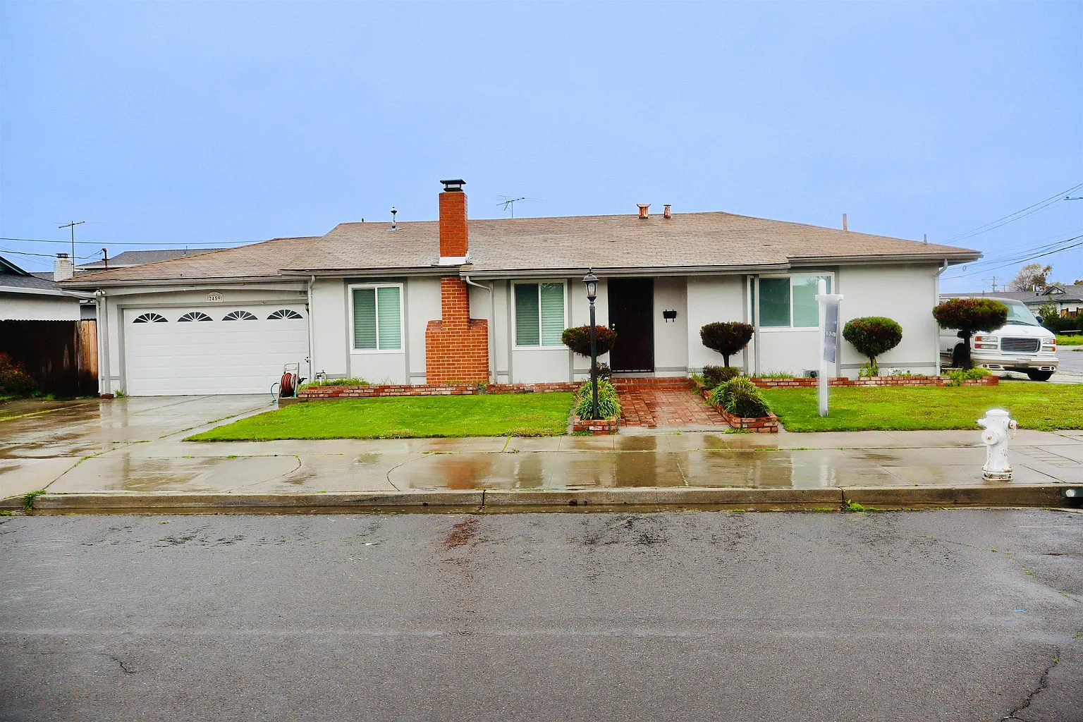 2459 Driftwood Way photo 1