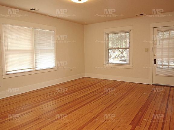 2nd image of 812 W Myrtle St