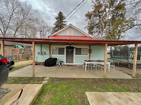 3rd image of 808 15th Ave N