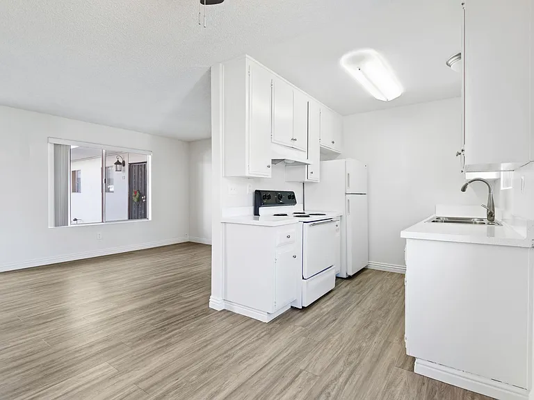Twin Oaks Apartments — Photo 5
