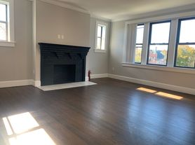 98 Longwood Ave