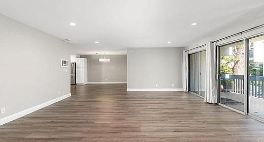 3rd image of 637 S Prospect Ave Unit 101