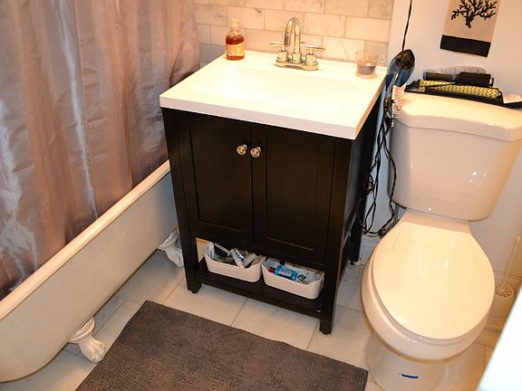 5th image of 529 Bainbridge St #2