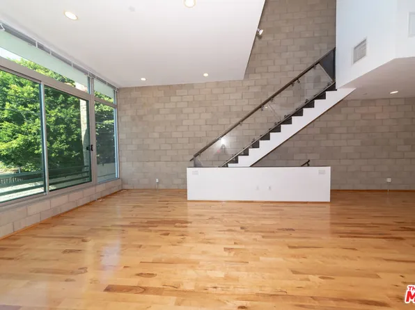 717 N Highland Ave Suite 26, Los Angeles, CA 90038