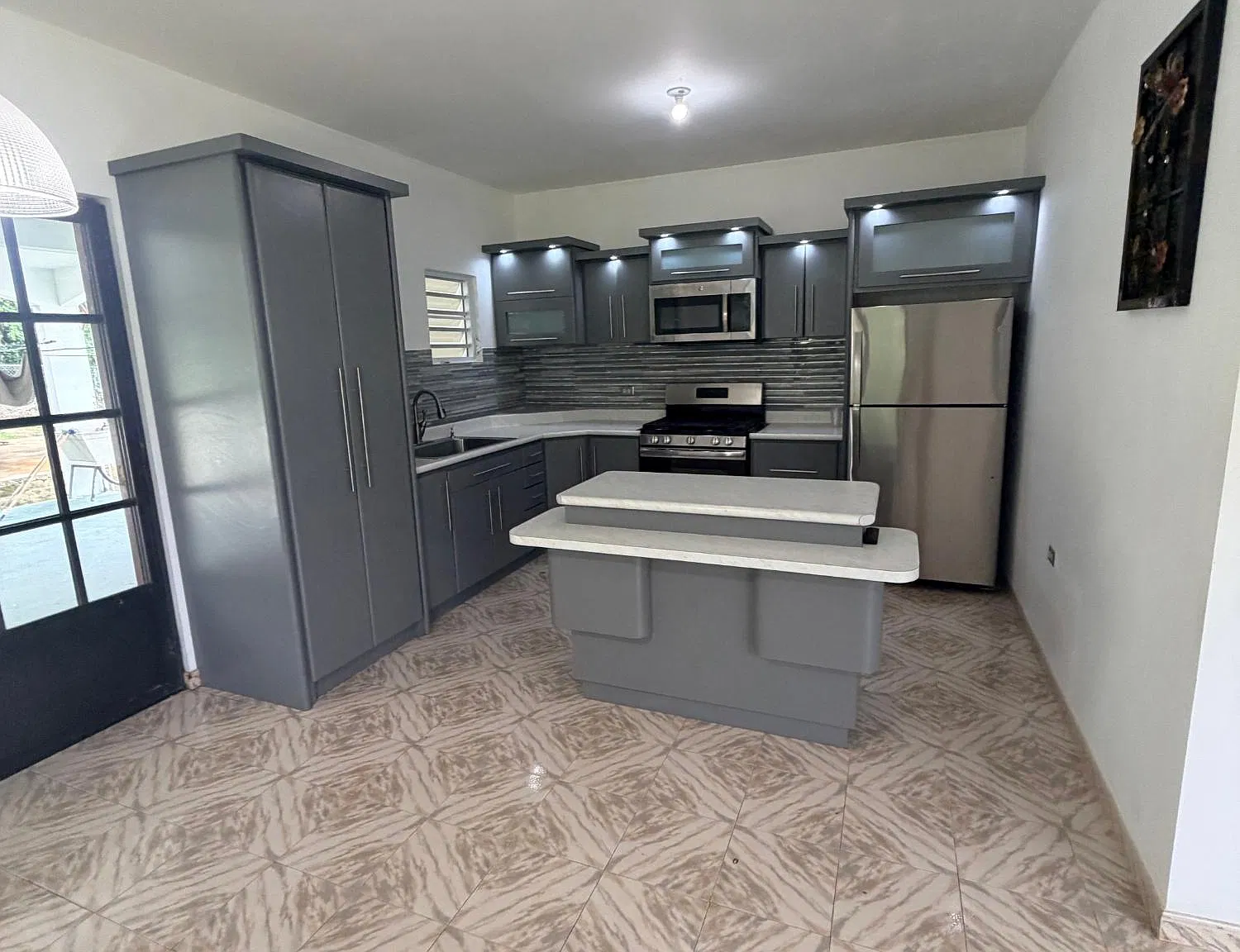 3 bed, 2.0 bath, 1457 sqft, $1,450 — Photo 4