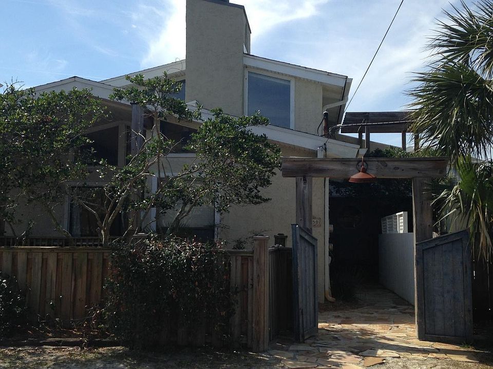 Entrance from beach Avenue