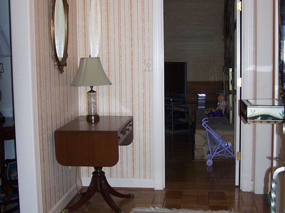 3rd image of 5968 Lakemont Dr SW
