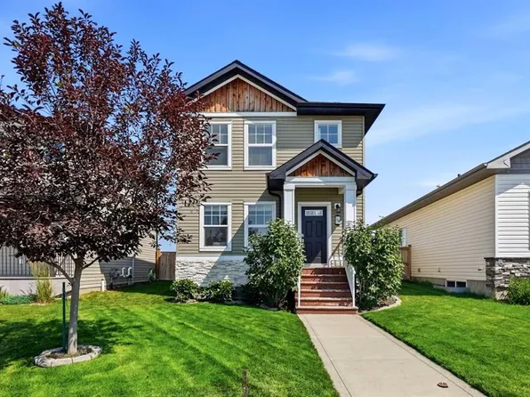 119 SW Hinshaw Dr, Sylvan Lake, AB T4S 0N3