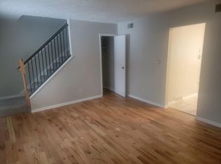 909 E Marietta Ave APT B, Peoria Heights, IL 61616