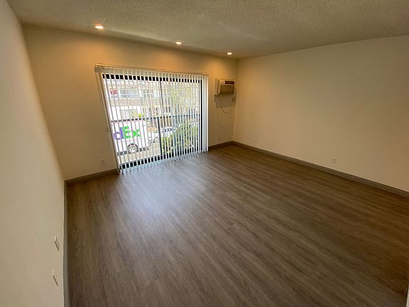 3rd image of 3601 Keystone Ave APT 7