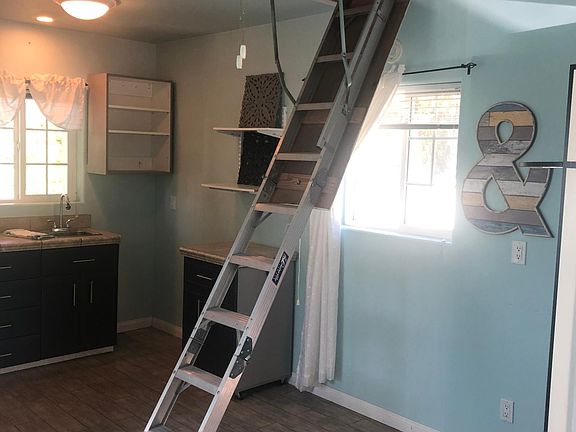 3rd image of 2030 Vista Grande Dr