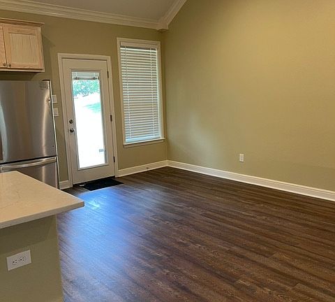 4th image of 12600 Plassmeyer Pl