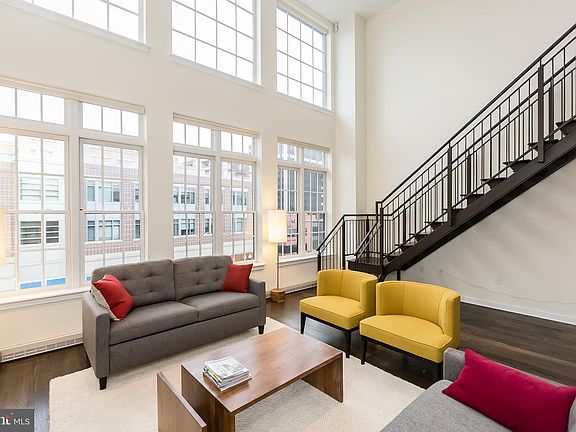 2nd image of 1700 Clarendon Blvd #157