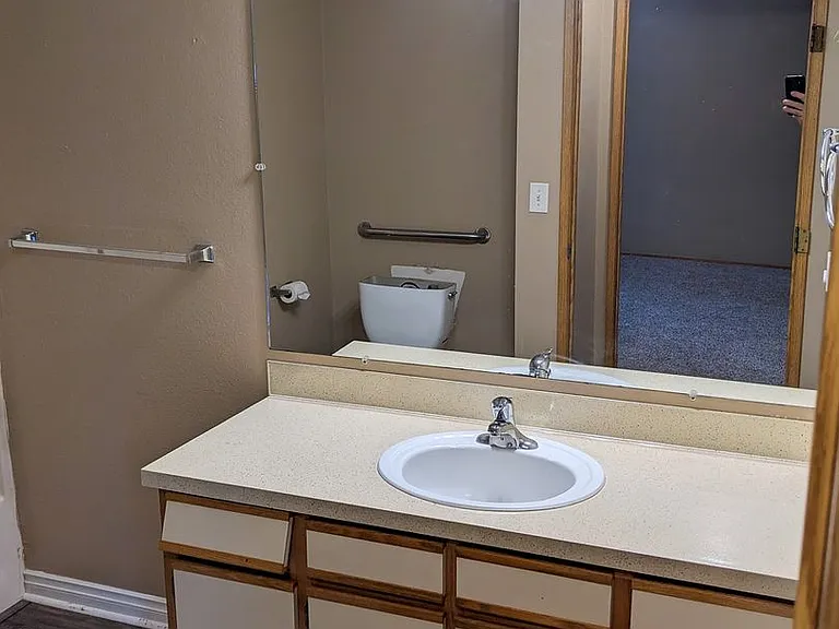 Silverwood Apartments — Photo 23