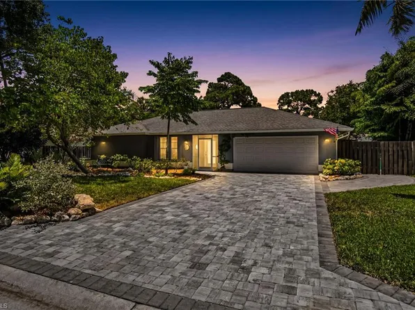 2667 River Reach DR, NAPLES, FL 34104