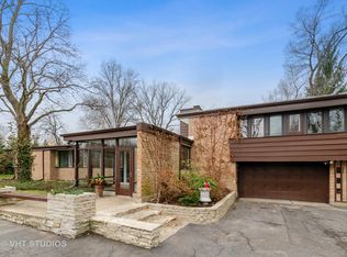 210 Wagner Rd, Northfield, IL 60093