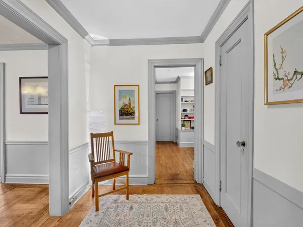 116 Pinehurst Avenue image 5 of 15