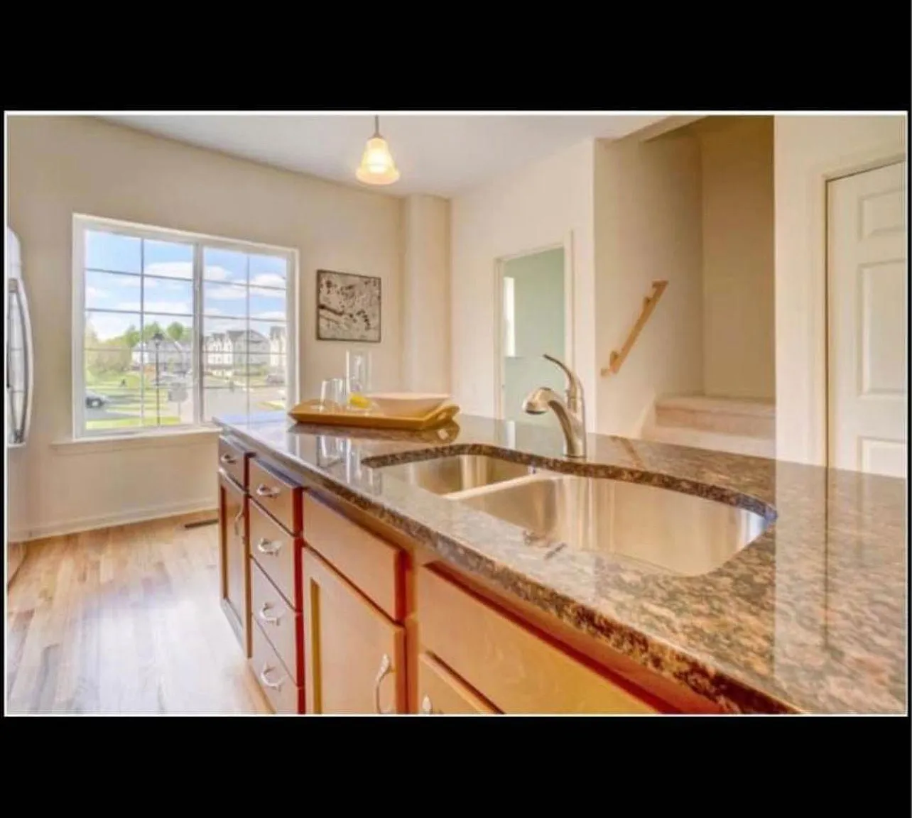 320 Pepin Pl — Photo 1