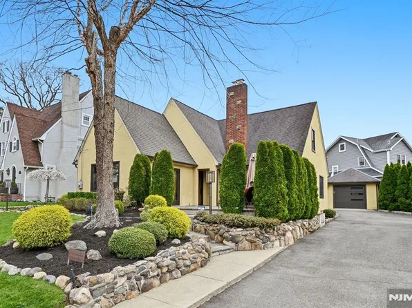 11 Ashton Pl, Glen Rock, NJ 07452