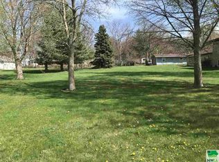 807 W 2nd St, Alta, IA 51002